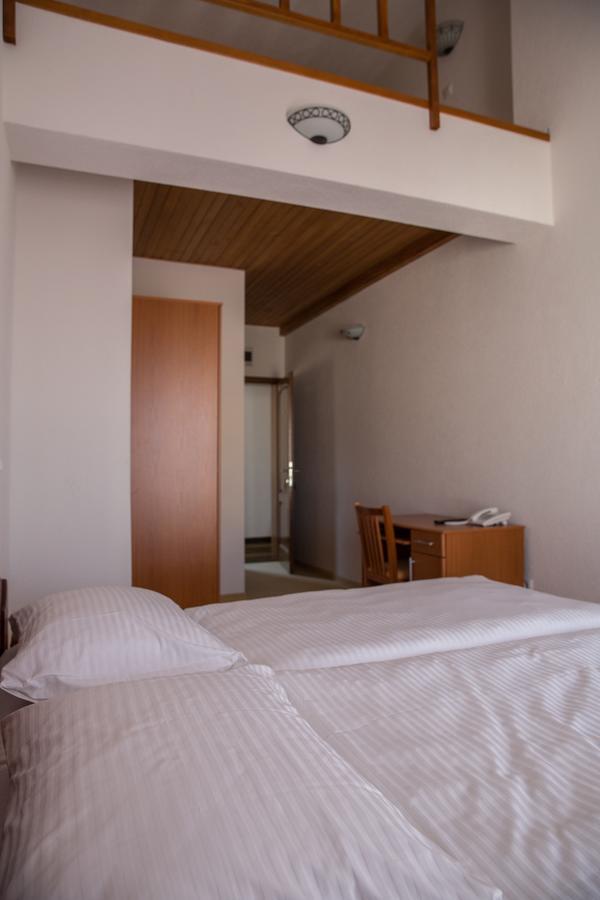 Hotel Knez Kupres (Canton 10) Exterior foto
